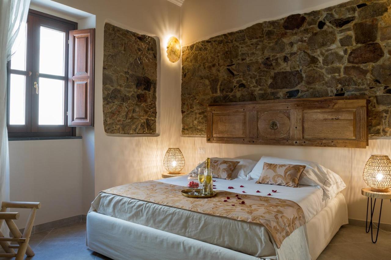 Moon'S Tower Suite&Rooms Portoscuso Eksteriør bilde